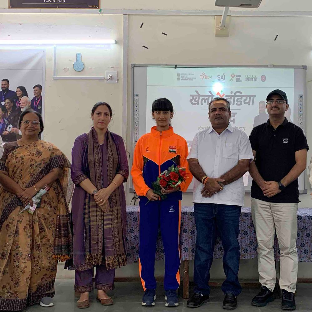 જામનગરમાં ખેલો ઇન્ડિયા સંવાદ કાર્યક્રમ યોજાયો:સિલ્વર મેડલ વિજેતા યશસ્વી સિંહ ચરકનું સન્માન કરાયું