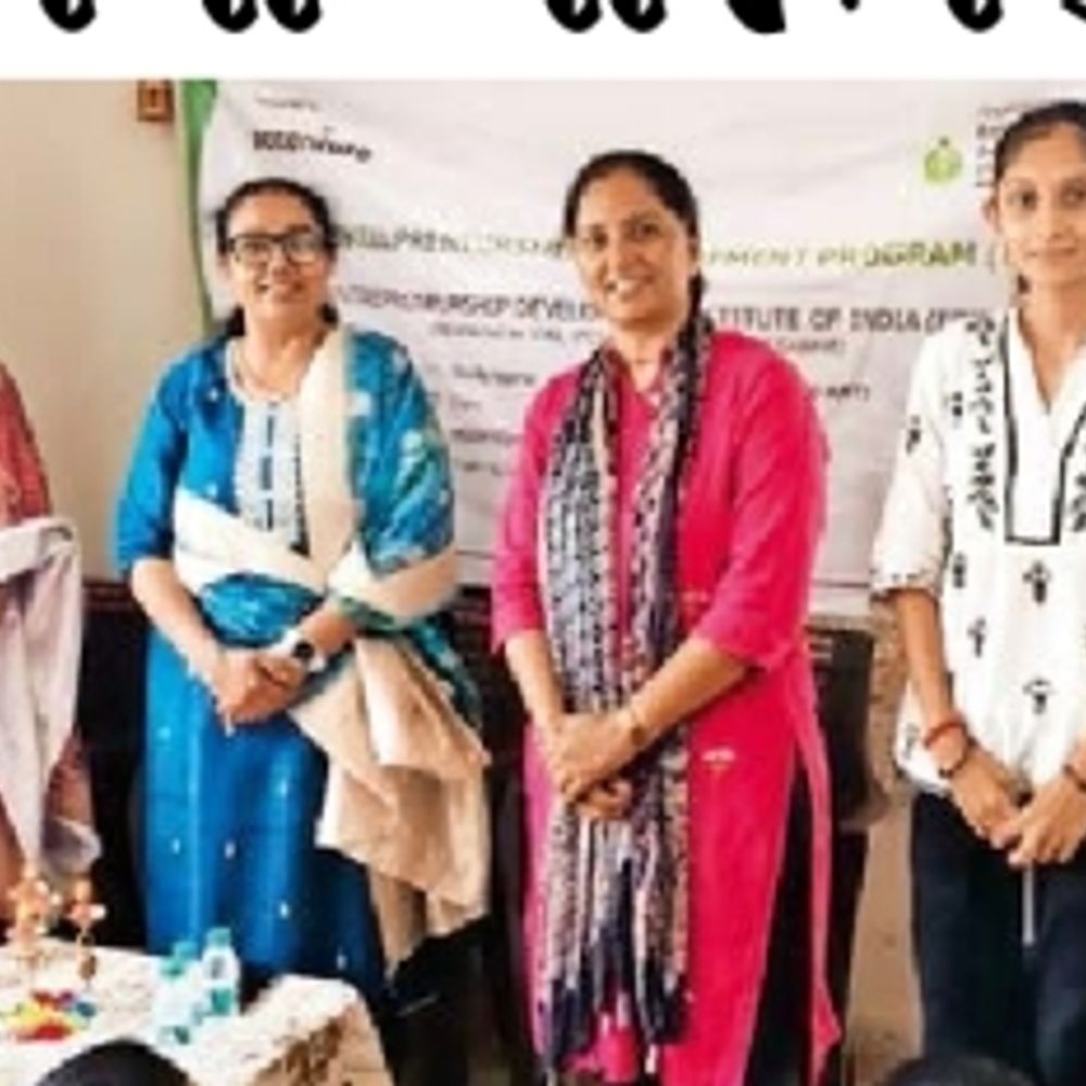 ભુજમાં મહિલા સશક્તિકરણ: મડ આર્ટની 26 દિવસીય તાલીમનો ઉમંગભેર આરંભ
