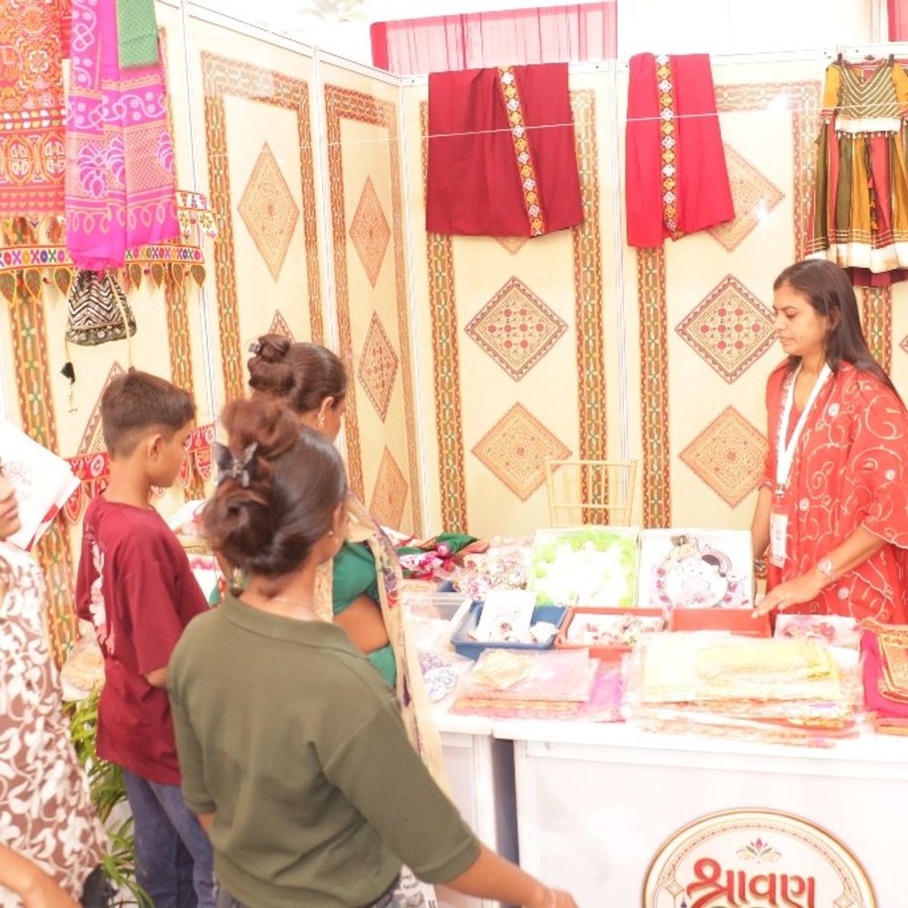 શ્રાવણ ઉત્સવમાં મહિલા ઉદ્યોગસાહસિકોને વ્યાપક બજાર મળ્યું:જયશ્રીબહેન જાલોંધ્રાએ પરંપરાગત કાપડ સંસ્કૃતિ જીવંત રાખી