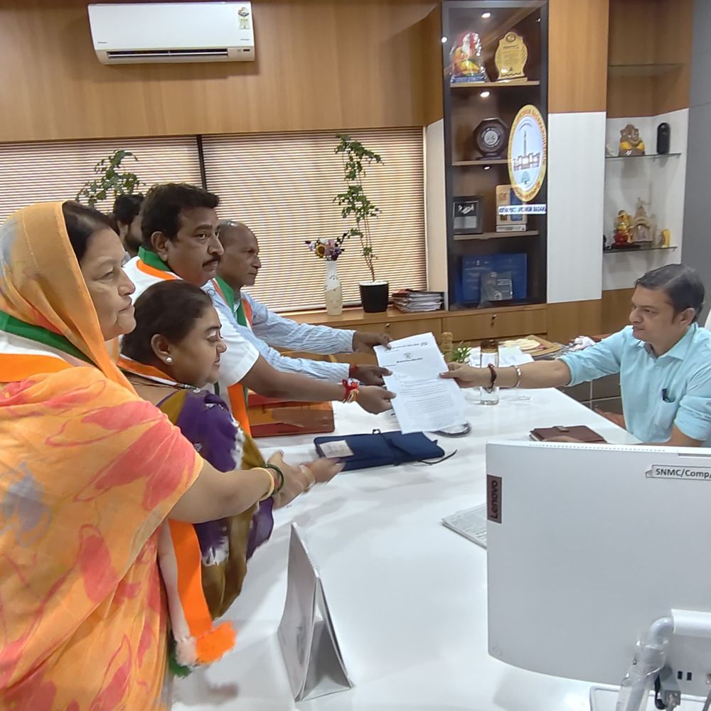 લોકમેળાની પત્રિકામાં એક જ પક્ષના નામ-ફોટા:સુરેન્દ્રનગર જિલ્લા કોંગ્રેસે મહાનગરપાલિકા કમિશનરને રજૂઆત કરી
