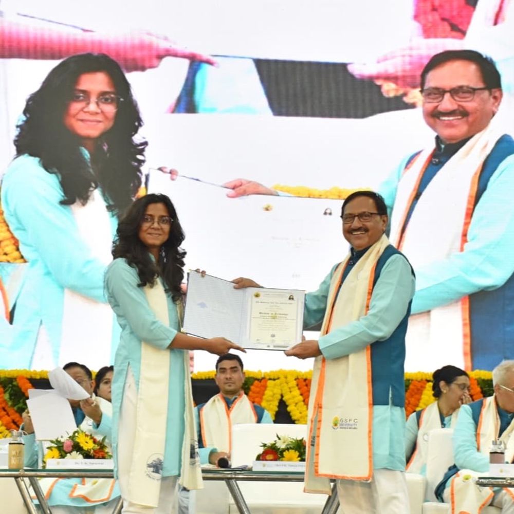 GSFC યુનિવર્સિટીનો 8મો પદવીદાન સમારોહ યોજાયો:વિદ્યાર્થીઓને પદવી એનાયત, 17માંથી 12 ગોલ્ડ મેડલ મેળવી દીકરીઓએ બાજી મારી