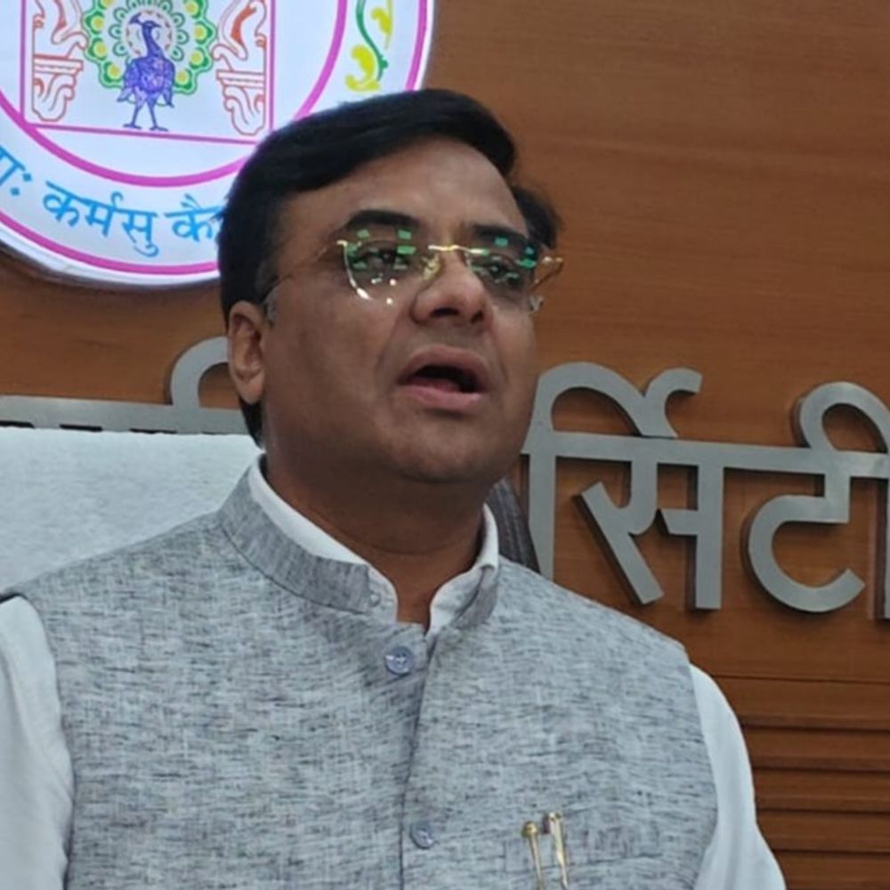 'સોશિયલ મીડિયા પરનો ખુલાસો માન્ય નહીં ગણાય':સિન્ડિકેટ રિપોર્ટ બાદ હાઇકોર્ટના પૂર્વ જજ નીરજા ગુપ્તા કેસની તપાસ કરશે, કમિટી 3 મહિનામાં યુનિવર્સિટીને રિપોર્ટ સોંપશે