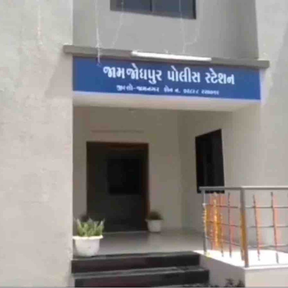 જામજોધપુરમાં વર્લી મટકાના બે કેસ:બે શખ્સો રોકડ અને સાધનો સાથે ઝડપાયા