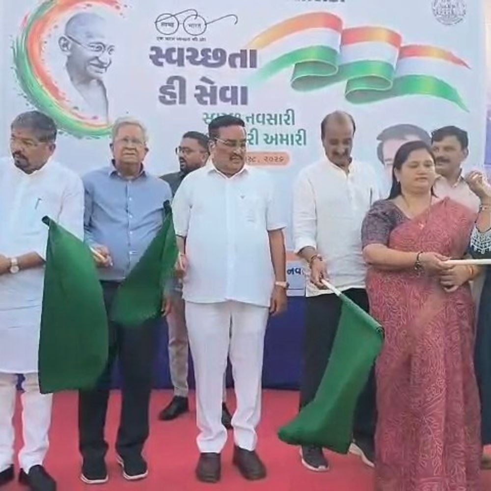 નવસારીમાં 'નમો કમલમ'ના લોકાર્પણ પૂર્વે સેવા-સ્વચ્છતા અભિયાન:389 ગામોમાં સફાઈ, 3800 બાળકો-TB દર્દીઓને પોષણ કિટ વિતરણ