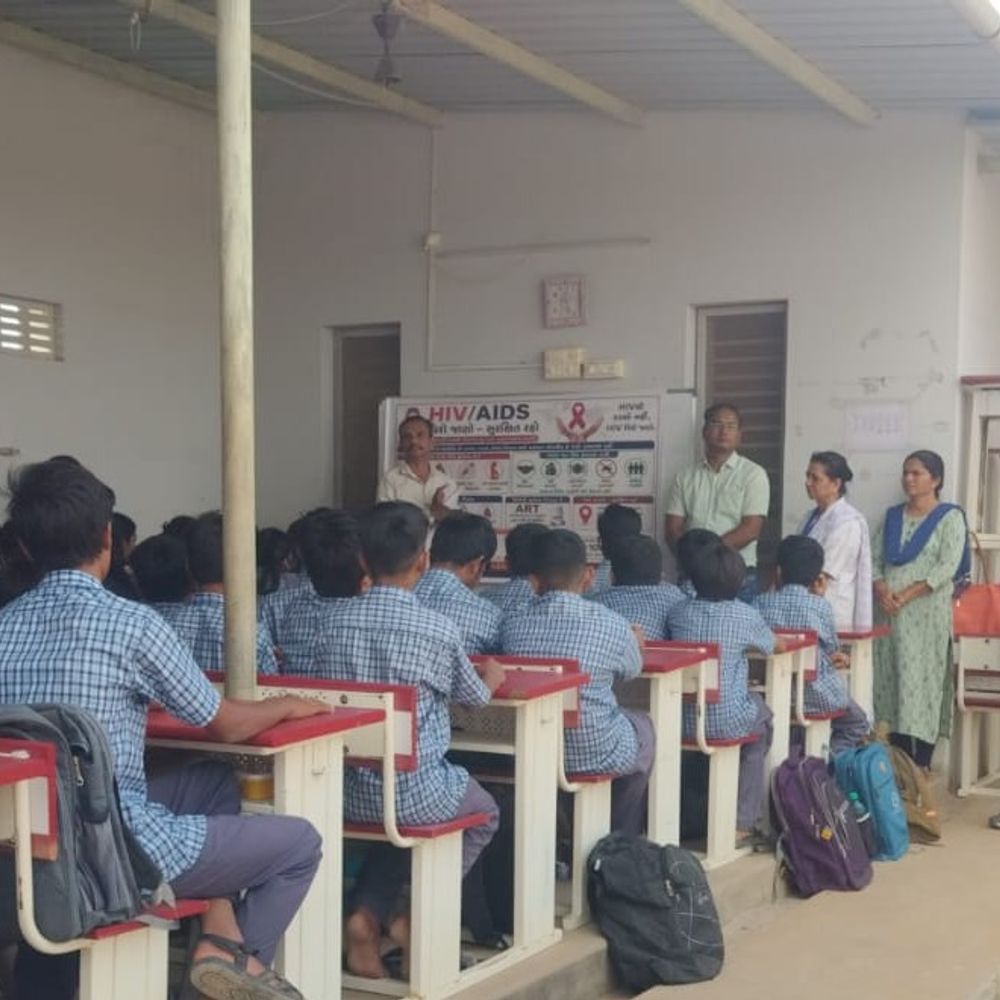 કચ્છમાં HIV/AIDS જાગૃતિ માટે સઘન અભિયાન:રેલીઓ અને શાળાઓ દ્વારા વૈજ્ઞાનિક સમજ ફેલાવાઈ