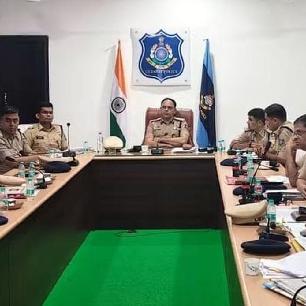 ભાવનગર રેન્જ IGના અધ્યક્ષસ્થાને ત્રણ જિલ્લાની ક્રાઈમ કોન્ફરન્સ:લઠ્ઠાકાંડ જેવી ઘટનાનું પુનરાવર્તન અટકાવવા અને ગુનામાં સામેલ પોલીસકર્મીઓ સામે કાર્યવાહી કરવા આદેશ આપ્યા