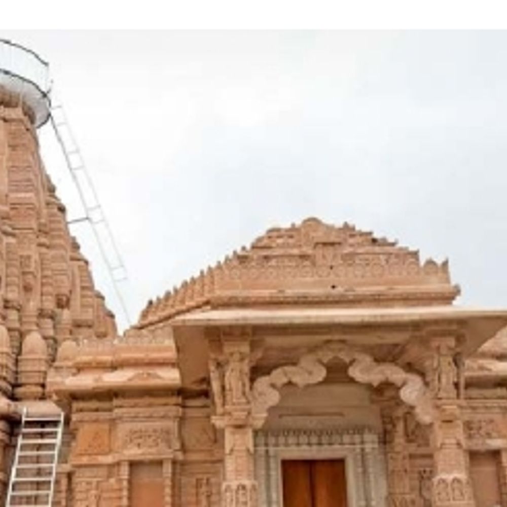ભાસ્કર વિશેષ:સાબરમતીના કિનારે 80 ફૂટ ઊંચાઈએ 300 વર્ષ જૂના કુંભેશ્વર મહાદેવ મંદિરે જવા 64 પગથિયાં ચઢવા પડે છે