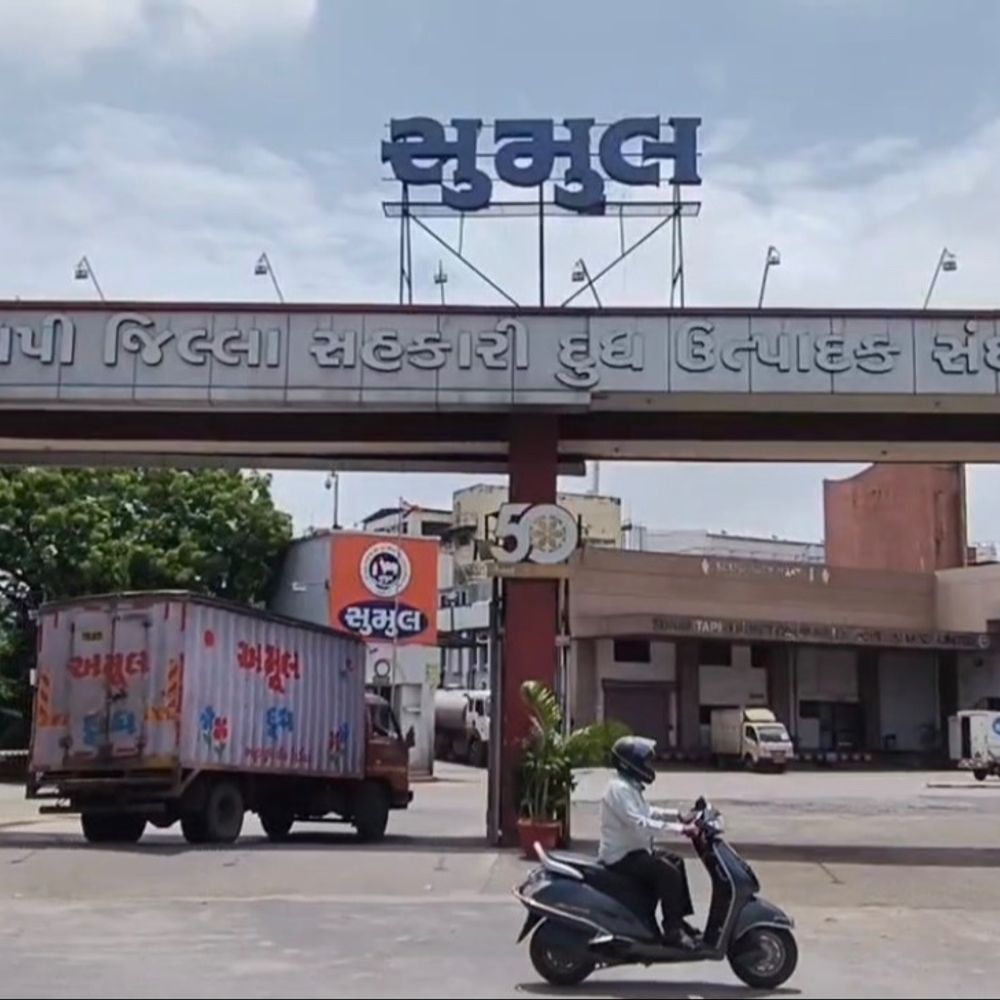 સુમુલ ડેરી પ્રમુખ-ઉપપ્રમુખ ચૂંટણી વિવાદ ગરમાયો:'પાર્ટી ફંડની સોદાબાજીમાં ચૂંટણી મોકૂફ રખાઈ', તુષાર ચૌધરીનો ભાજપ પર મોટો આરોપ
