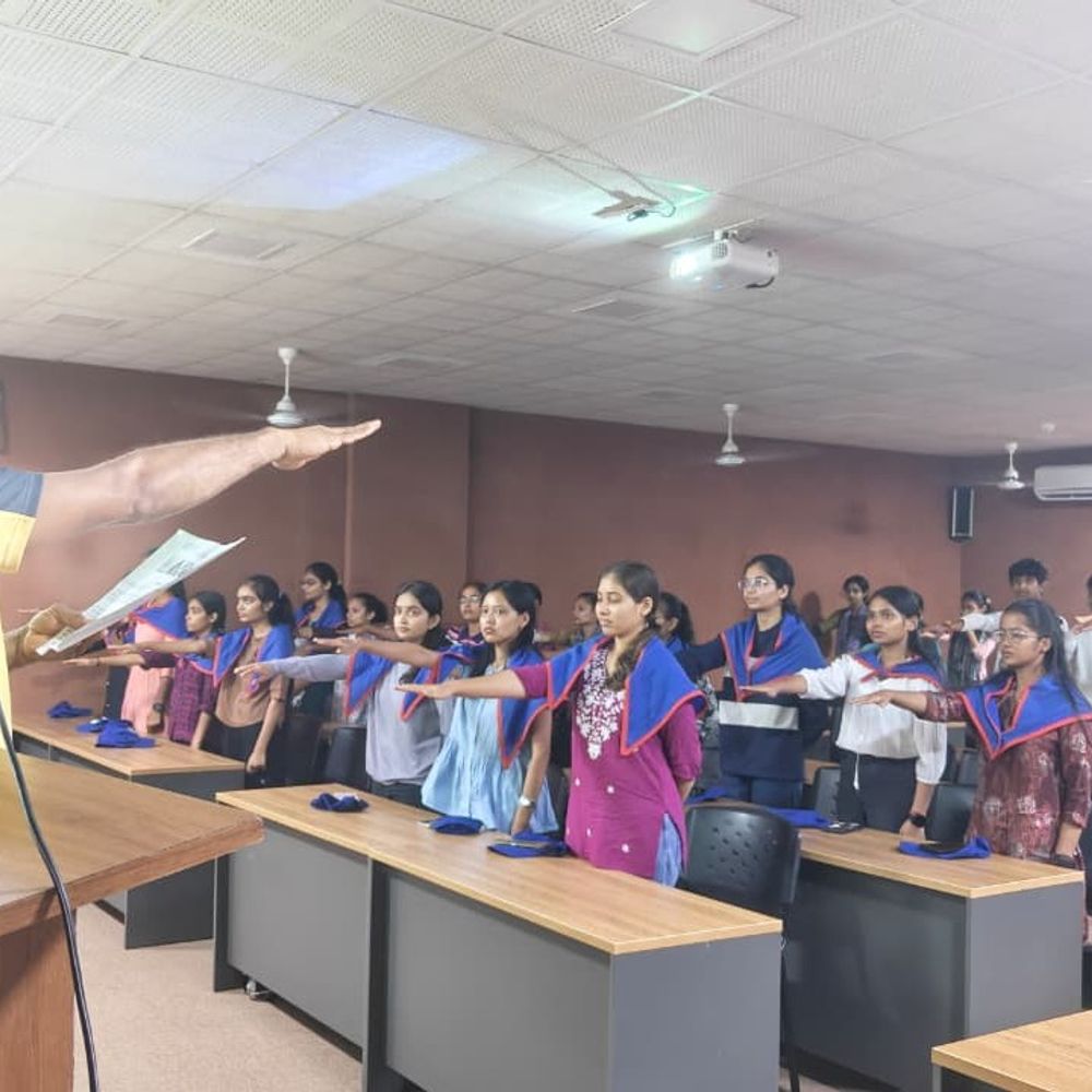 સોમનાથ યુનિવર્સિટીમાં 'ખેલો ઇન્ડિયા સંવાદ' કાર્યક્રમ યોજાયો:PM મોદીએ યુવાનોને રમતગમતમાં ભાગ લેવા પ્રેરણા આપી