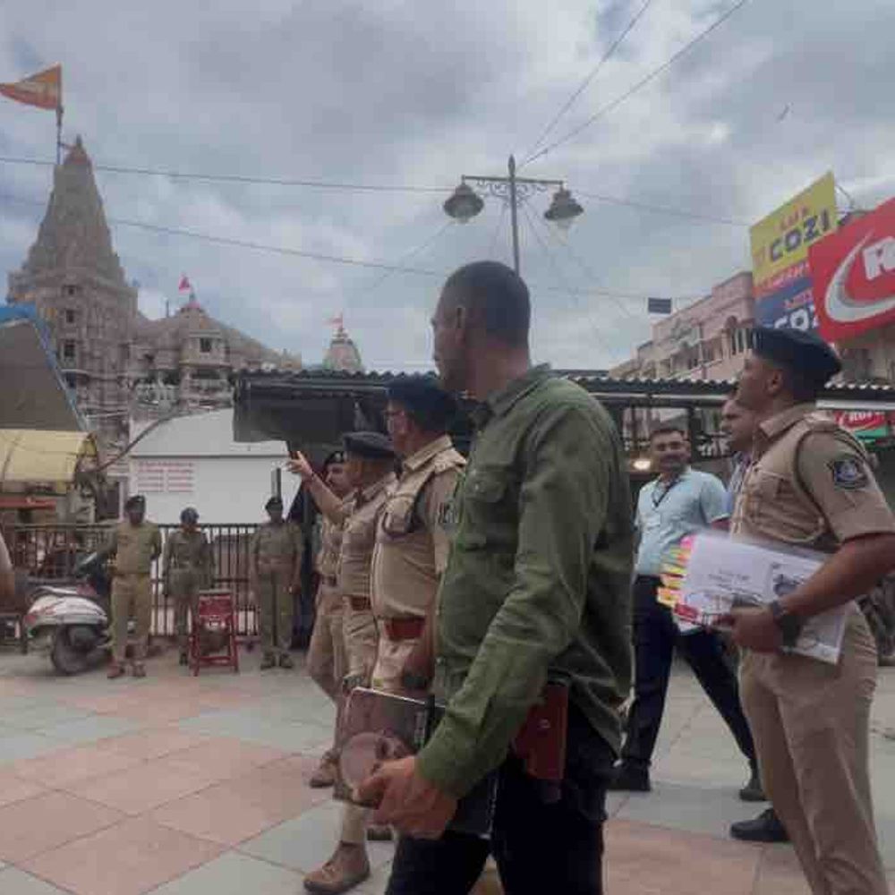 દ્વારકામાં જન્માષ્ટમી મહોત્સવ માટે તંત્રની તૈયારીઓ પૂર્ણ:શ્રદ્ધાળુઓ માટે ગોમતી ઘાટે NDRF ટીમ તૈનાત; દ્વારકામાં લાઈવ LED સ્ક્રીનથી દર્શનની વ્યવસ્થા