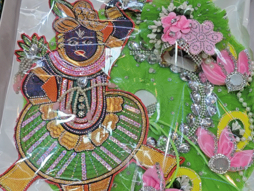 કાન્હાના પોશાકની અમેરિકા, રશિયા, કેનેડામાં ધૂમ
