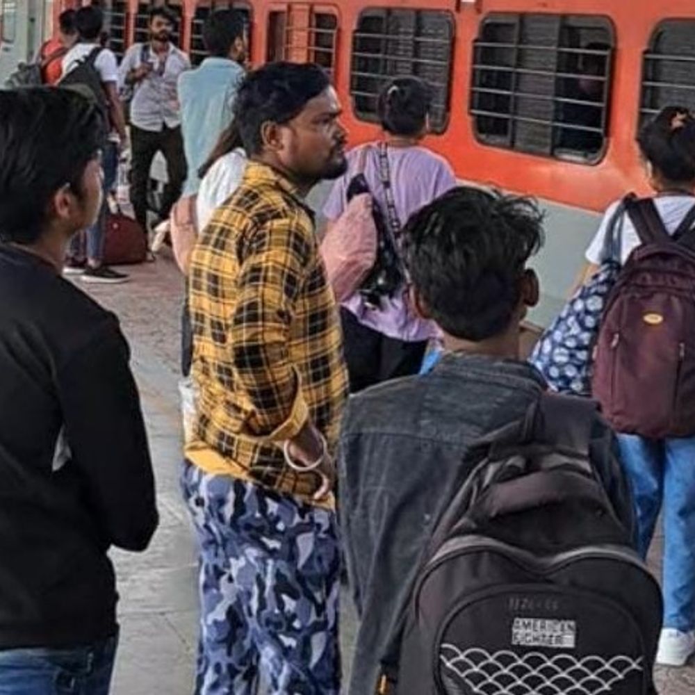 રેલવે મુસાફરોની સુવિધામાં વધારો:રાજકોટ ડિવિઝન દ્વારા જન્માષ્ટમી પર્વે સ્પેશિયલ ટ્રેનો દોડાવાશે, વિવિધ રૂટો પર 4 જોડી અનરિઝર્વ્ડ ફેસ્ટિવલ ટ્રેનો જાહેર