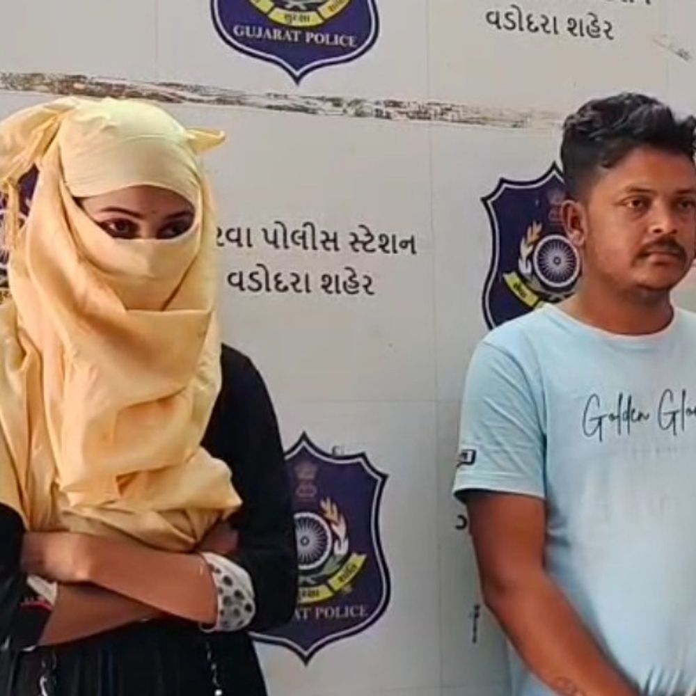 પ્રેમી સાથે ફરવા જવા યુવતીએ મોટા પપ્પાના ઘરમાં ચોરી કરી:ફાઈનાન્સ કંપનીમાં દાગીના ગિરવે મૂકી 3.50 લાખ લીધા, માઉન્ટ આબુ અને પાવાગઢ ફર્યા; બંનેની ધરપકડ