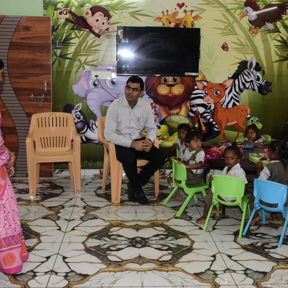 નાંદોદની શાળાઓમાં કલેક્ટરે ઓચિંતી મુલાકાત લીધી‎:ગ્રામજનોને કચેરીના ધક્કા ન ખાવા પડે તે રીતે લોકપ્રશ્નો અને રજૂઆતોનો ઝડપી નિકાલ કરવા વહીવટી તંત્રને તાકીદ