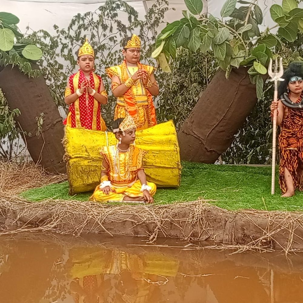 હાટકેશ યુવક મંડળે બનાવેલા ફ્લોટનું ઉદ્ધાટન:"નંદ ઘેર આનંદ ભયો જય કનૈયા લાલ કી' ના નાદ સાથે આજે મટકી ફોડ ઉત્સવ ઉજવાશે