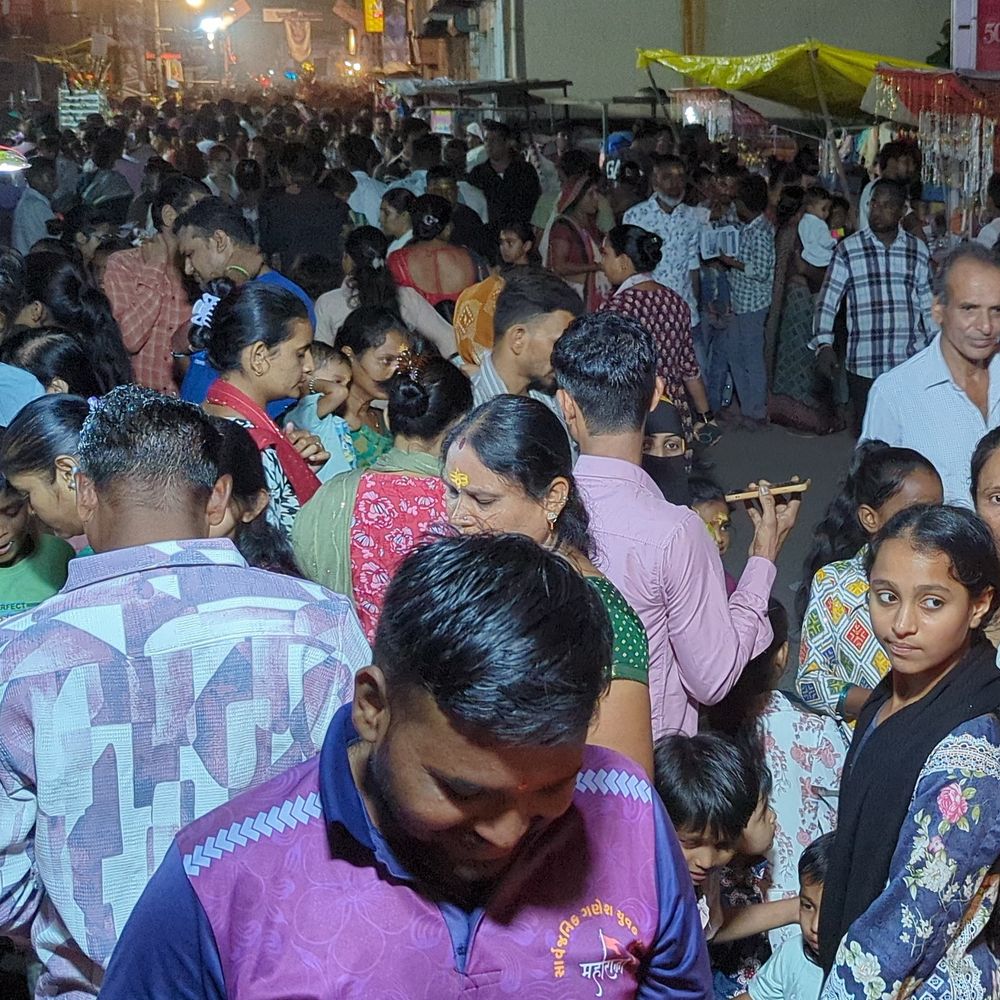 ગોધરામાં જન્માષ્ટમીના મેળામાં ઉમટ્યું માનવ મહેરામણ:હિન્દુ-મુસ્લિમ પરિવારોએ સાથે મળીને માણી મજા, જોવા મળ્યા કોમી એકતાના દર્શન