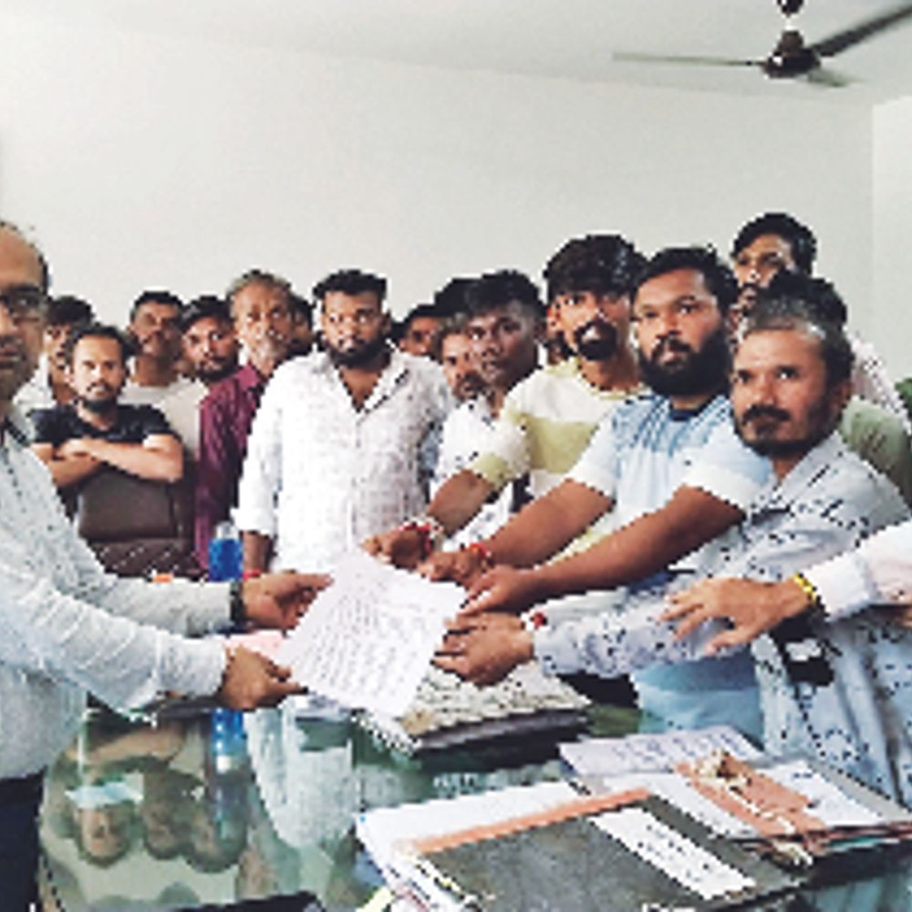 ભાસ્કર ગ્રાઉન્ડ રિપોર્ટ‎, ગટરનાં પાણી ઘરોમાં ઘૂસતાં લોકો પરેશાન:જાળિયા ગામે પ્રા. સુવિધાઓનો અભાવ; ‎મચ્છરોના ઉપદ્રવથી આરોગ્યને જોખમ‎