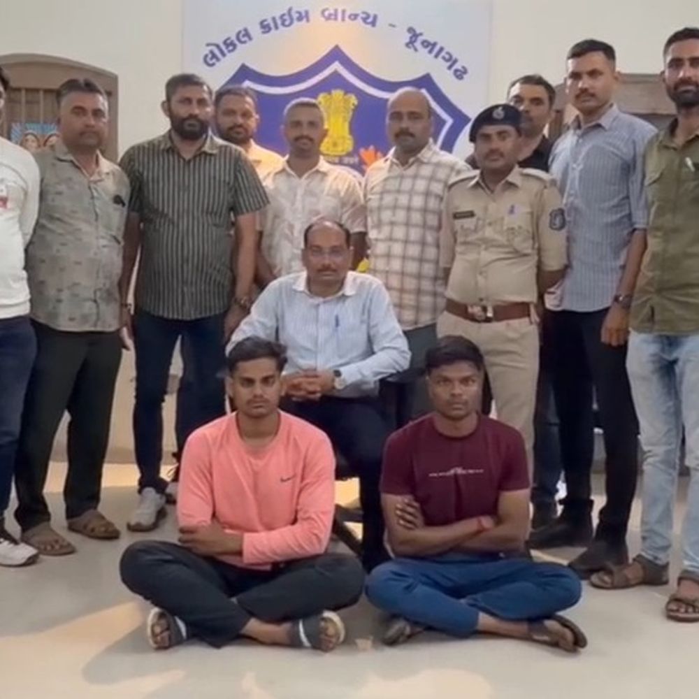 ઓવરટેક બાબતે માથાકૂટમાં યુવકની હત્યા કરનારા બે આરોપીઓ ઝડપાયા ​:જૂનાગઢ-ધોરાજી રોડ પર સામસામે જોવાની ક્ષુલ્લક બાબતે બોલાચાલી બાદ યુવકની હત્યા કરનાર બંને હત્યારાઓને પોલીસે ગણતરીના કલાકોમાં પકડી પાડ્યા