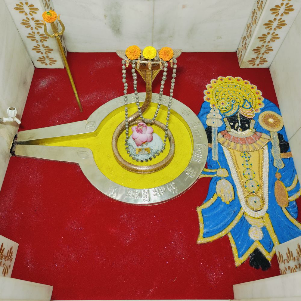 રાયગઢના વૈજનાથ મહાદેવને દ્વારિકાના નાથનો શણગાર:30 કિલો કલરનો ઉપયોગ કરી પારણાએ અનોખું રૂપ અપાયું