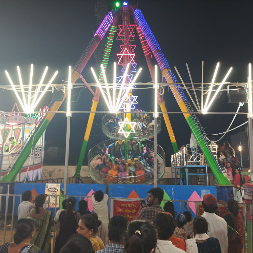 મોરબીના 6 ખાનગી લોકમેળામાં માનવ મહેરામણ ઉમટ્યું:જન્માષ્ટમીના તહેવાર પર લોકોએ પરિવાર સાથે વિવિધ રાઈડ્સની મજા માણી