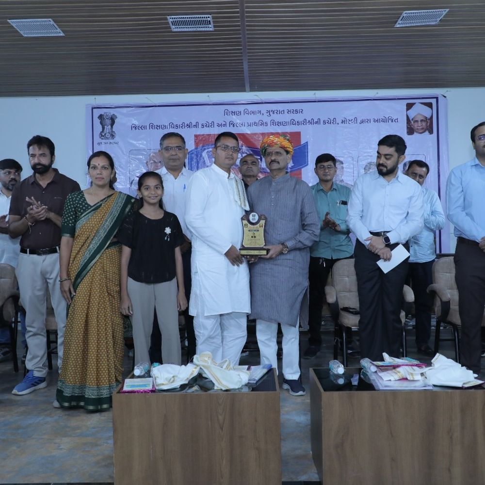 મોરબીમાં શિક્ષક દિનની ઉજવણી, વિદ્યાર્થીઓ, શિક્ષકો અને શાળાઓનું સન્માન:મંત્રી કાંતિ અમૃતિયાના અધ્યક્ષસ્થાને કાર્યક્રમ યોજાયો, 100 ટકા પરિણામવાળી શાળાઓ પણ સન્માનિત