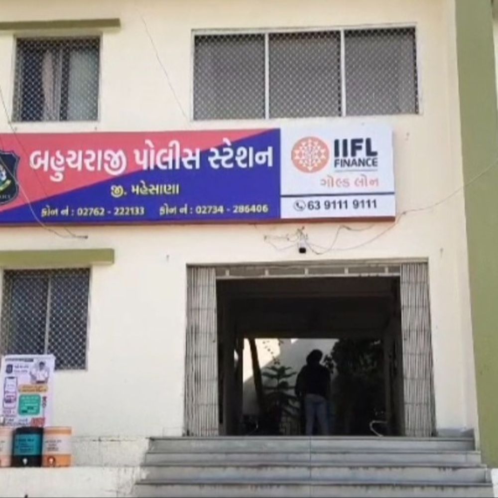 સાસુને ઠપકો આપતા સુરતથી આવેલા બે જમાઈનો યુવક પર હુમલો:હાથમાં પહેરેલા કડા વડે મારતા નાકે ફ્રેક્ચર અને માથાના ભાગે ઈજા પહોંચી