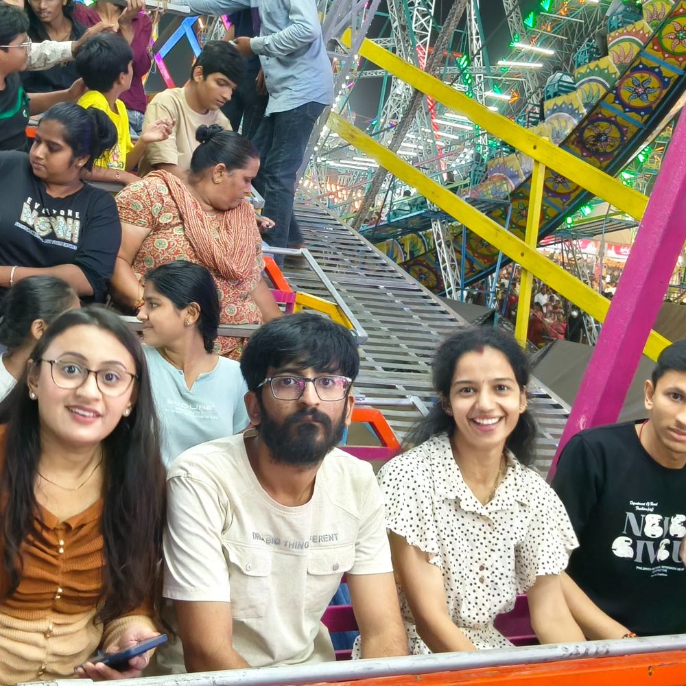 રાજકોટના લોકમેળાને 13 લાખ લોકોએ માણ્યો:રેસકોર્સ મેદાનમાં જન્માષ્ટમી મેળાના છેલ્લા દિવસે માનવ મહેરામણ ઉમટ્યું : બાળકો, યુવાનો, મહિલાઓએ રાઇડસ - ખાણીપીણીની મજા માણી