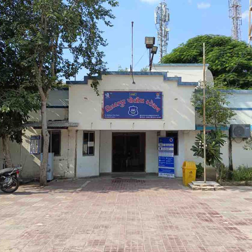 માતા સાથે વાતચીતના વહેમમાં પ્રોઢ પર જીવલેણ હુમલો:સિદ્ધપુરના ઠાકરાસણમાં છરીના ઘા ઝીંકી શખ્સ ફરાર, પોલીસે ગુનો નોંધ્યો