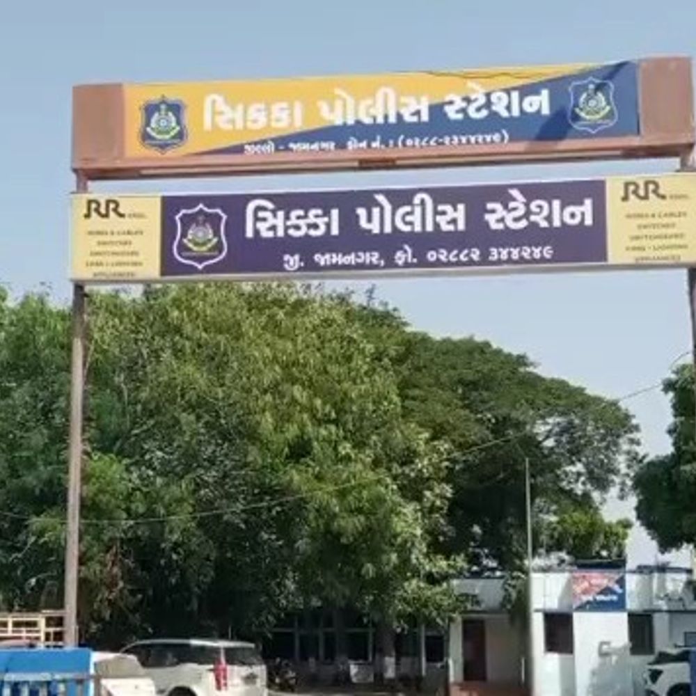 જામનગર-ખંભાળિયા હાઈવે પર ઓવરટેક કરવા બાબતે બોલાચાલી:ક્રેટા કારના ચાલકે બોલેરોના ડ્રાઈવરને માર માર્યો, 80 હજારની સોનાની ચેન ગુમ