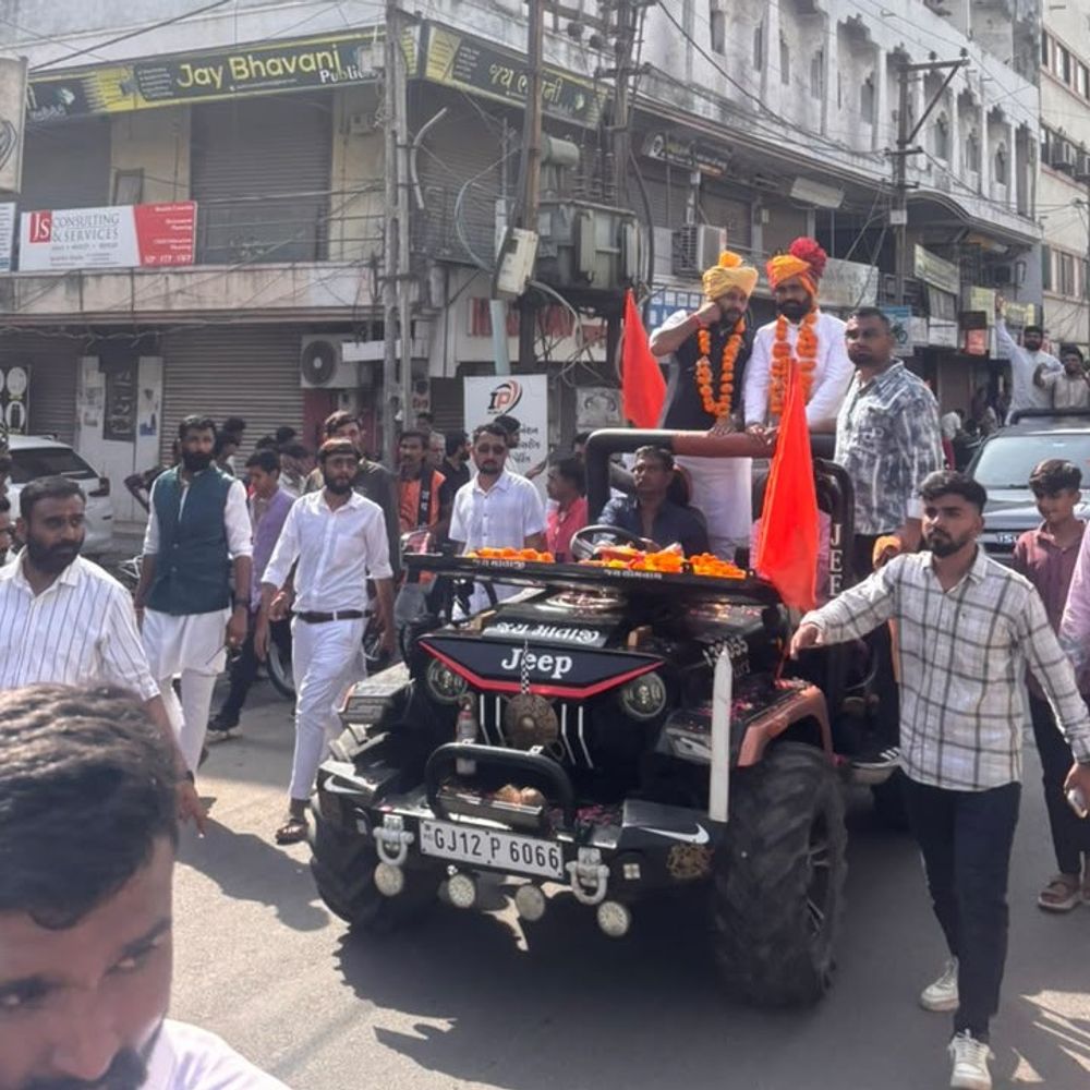 વેરાવળથી સોમનાથ સુધી ગુંજ્યા ‘જય શ્રી રામ-જય મહાદેવ’ના નાદ:હિન્દુ ગૌરવ યાત્રા અને સોમનાથ મહાદેવ ધ્વજારોહણ મહોત્સવ યોજાયો, વેપારીઓએ સ્વાગત કર્યુ