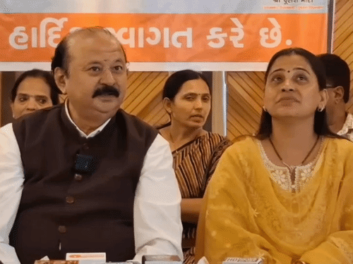 PMના જન્મદિવસ નિમિત્તે સુરતમાં ડિસ્કાઉન્ટની થશે વણઝાર:2400થી વધુ વેપારીઓ આપશે 76 ટકા સુધીનું બમ્પર ડિસ્કાઉન્ટ, હોસ્પિટલથી લઈને હોટલ સુધી 3 લાખથી વધુ લોકોને મળશે લાભ