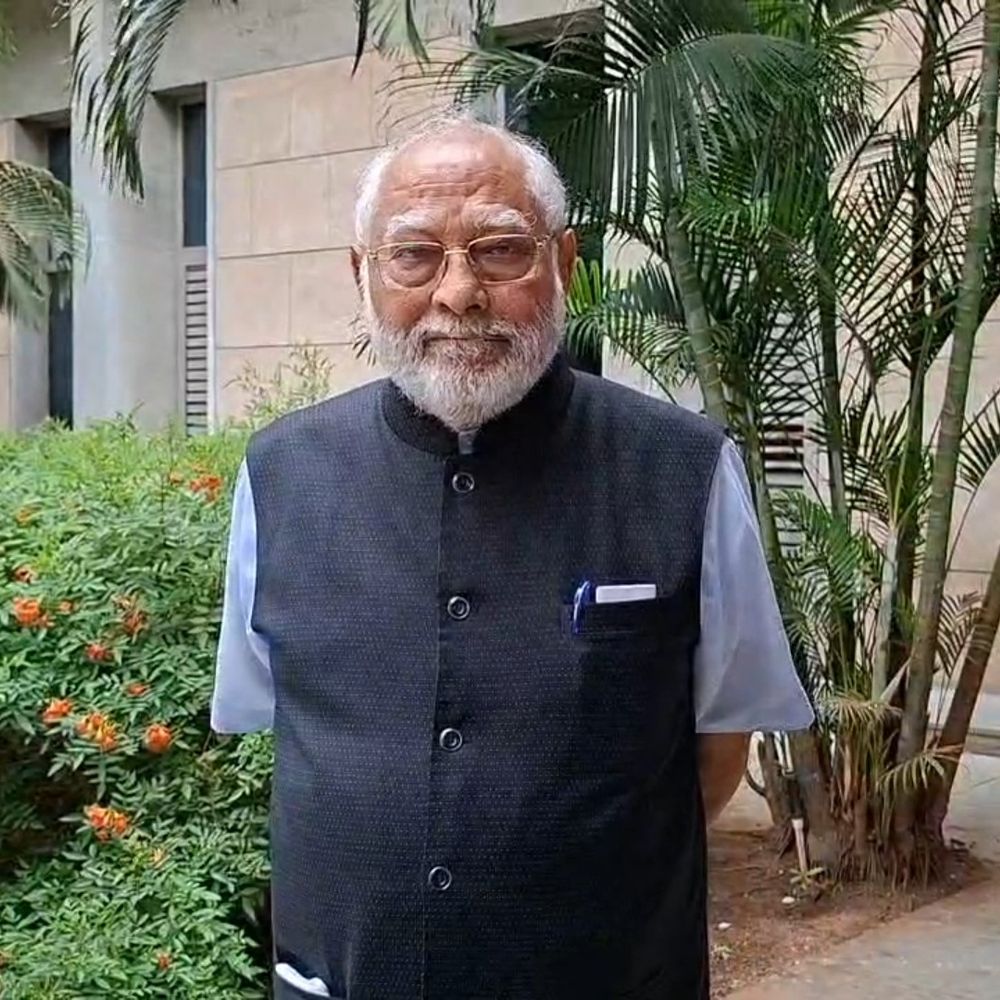 રેશનમાં ચોખા ઘટતા પ્રહલાદ મોદીનો પ્રહાર