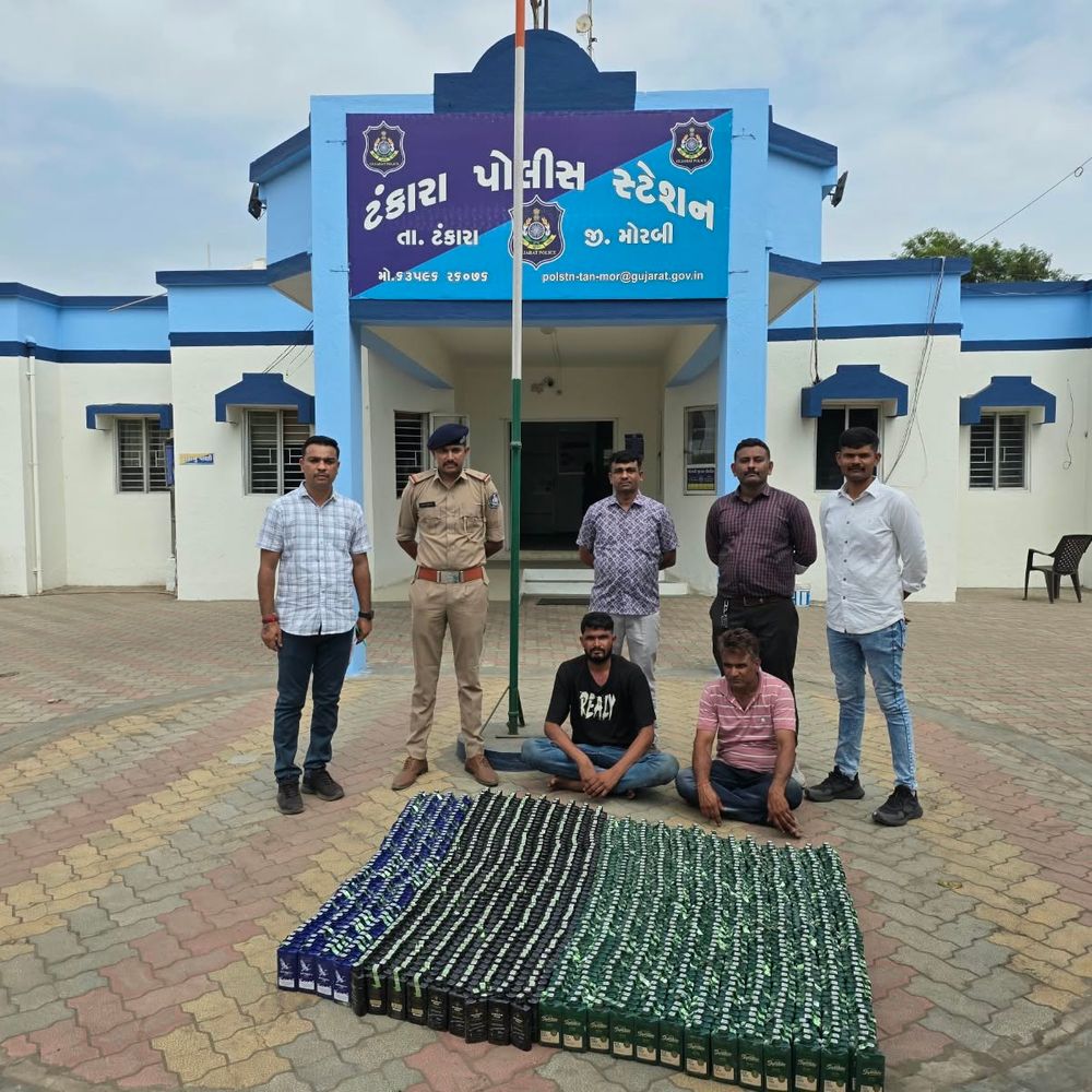 મોરબી-રાજકોટ હાઈવે પર બોલેરો ગાડીમાંથી દારૂનો મોટો જથ્થો ઝડપાયો