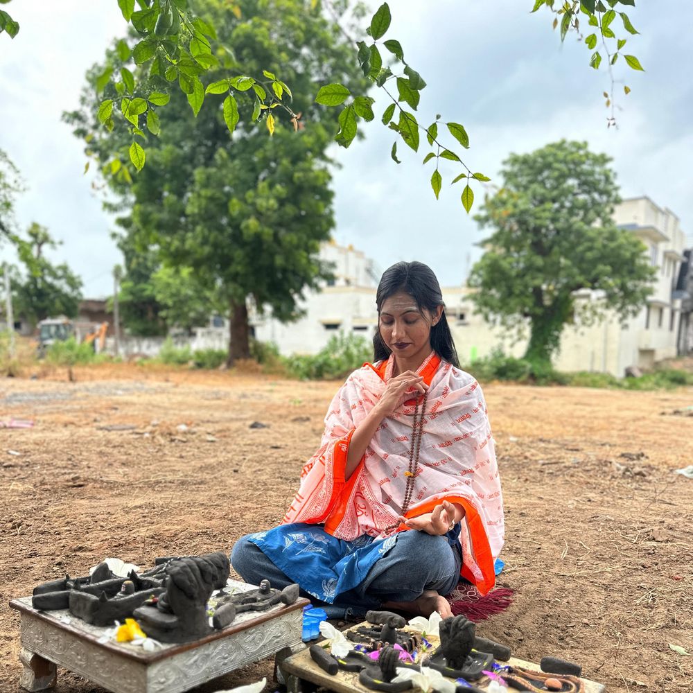 ગાંભોઈની રોનકકુંવરબાએ માટીમાંથી બનાવ્યા બારે જ્યોતિર્લિંગ