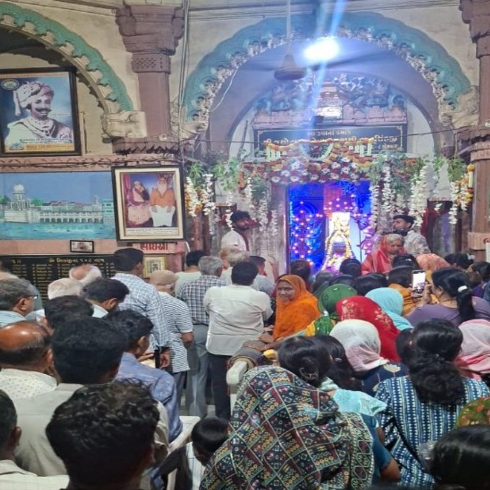 શ્રાવણ માસના અંતિમ સોમવારે શિવાલયોમાં ભક્તિનો માહોલ:ભાદરવી અમાસે કોળિયાક નિષ્કલંક મહાદેવ ખાતે લાખો ભાવિકો ઉમટશે