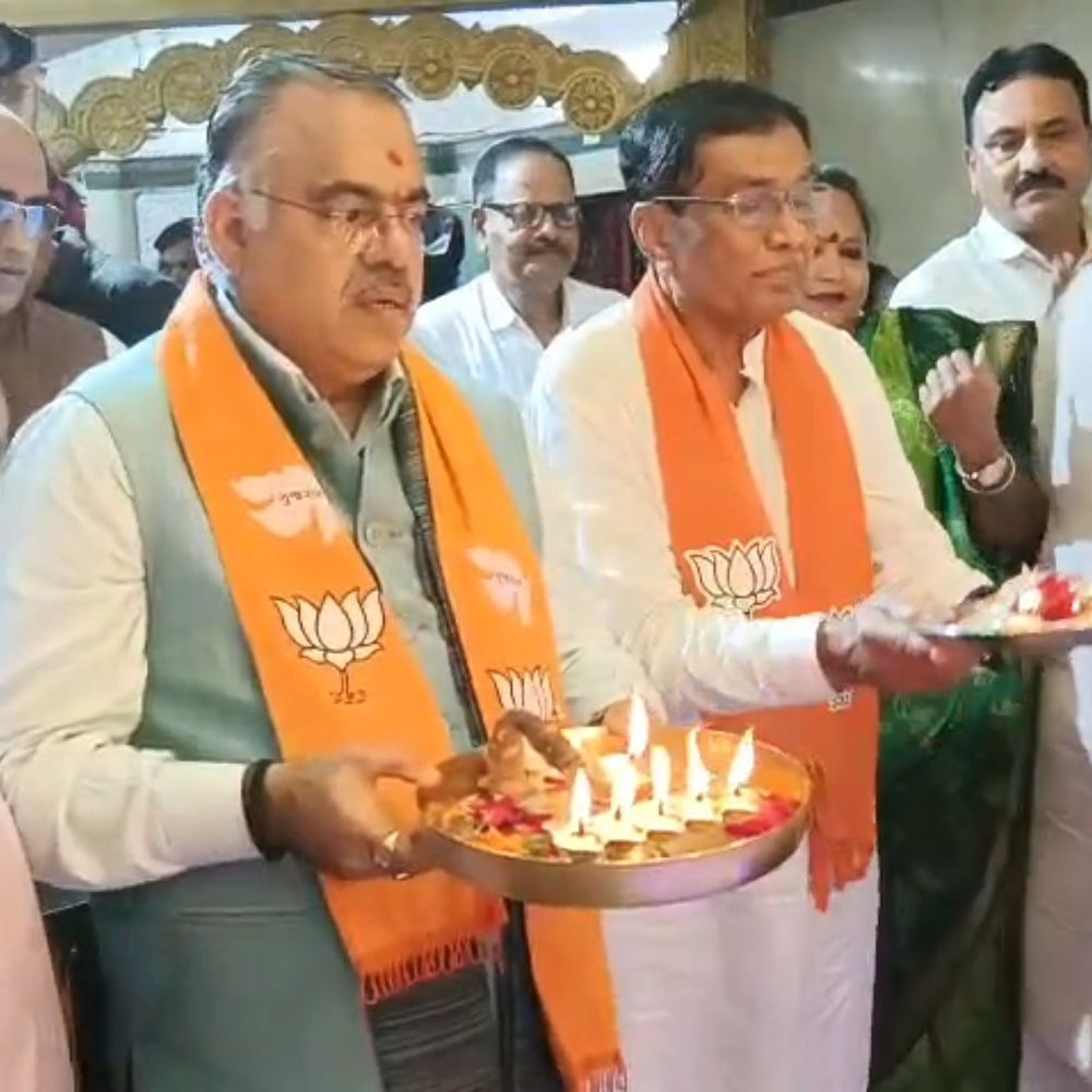 ગાંધીનગરમાં ગુરુ રવિદાસ મંદિરે તરુણ ચુગે શીશ ઝુકાવ્યું:‘બેગમપુરા’ સિદ્ધાંત અને ભાજપ સરકારની કલ્યાણકારી યોજનાઓ વચ્ચે જોડાણ દર્શાવ્યું