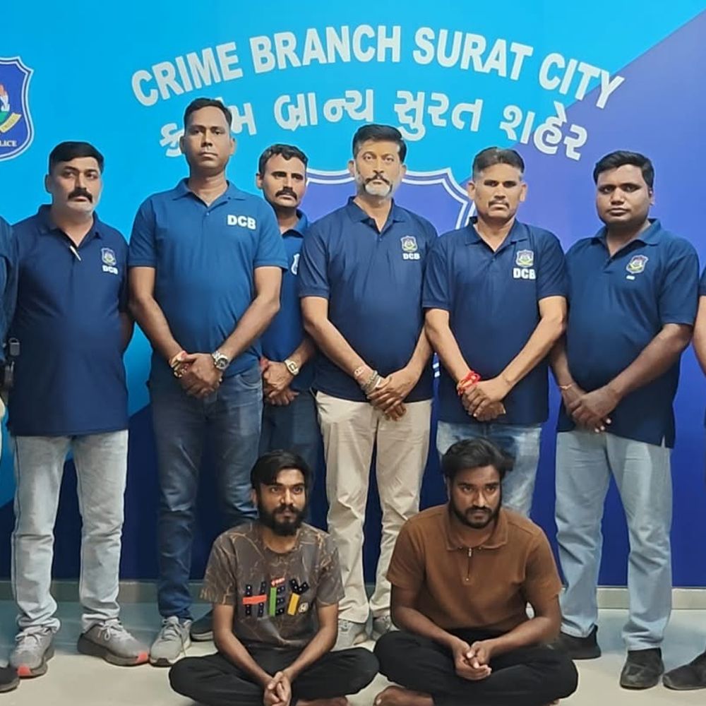 કુખ્યાત મન્યા ડુક્કર ગેંગનો મુખ્ય સાગરીત ઝડપાયો:સુરત ક્રાઈમ બ્રાન્ચે જલગાંવથી દબોચ્યો; 3 પિસ્તોલ અને કારતૂસ જપ્ત, લીંબાયતમાં ખંડણી વસૂલાત અને ગંભીર ગુનાઓની કબૂલાત