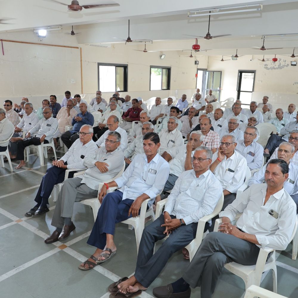મોરબીમાં નિવૃત્ત શિક્ષકોનું સન્માન