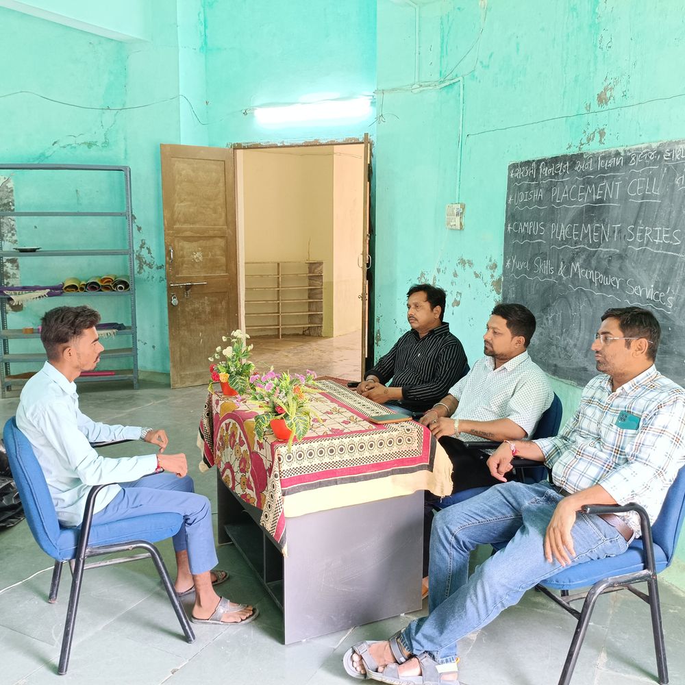 હારિજ સરકારી કોલેજમાં 'Yuva Skills' દ્વારા કેમ્પસ પ્લેસમેન્ટ:વિદ્યાર્થીઓને રોજગારીની ઉત્તમ તકો મળી, 10 થી વધુએ ઇન્ટરવ્યૂ આપ્યા