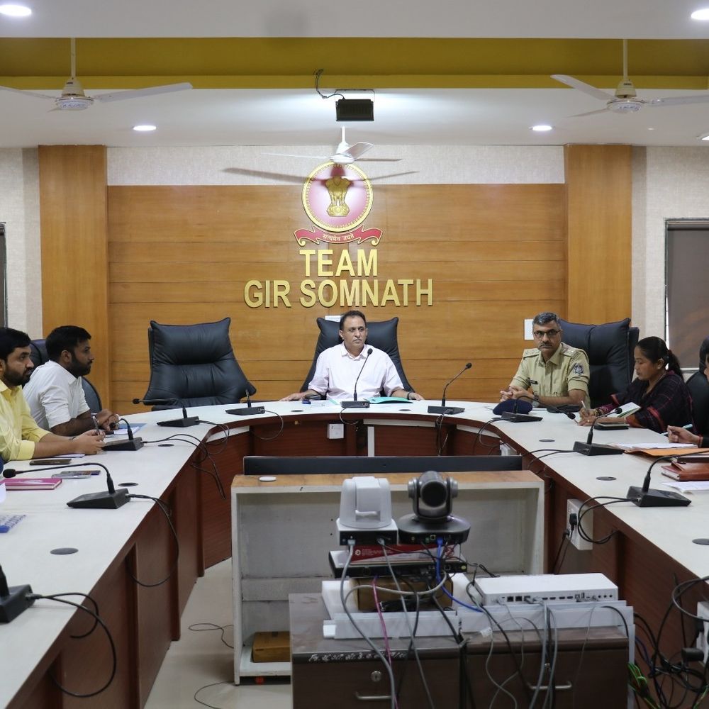 બાળમજૂરી સામે ગીર સોમનાથમાં તંત્રનો સપાટો:કલેક્ટર વાઘેલાની અધ્યક્ષતામાં ટાસ્કફોર્સની બેઠક, સ્ટ્રીટ ફૂડથી બાંધકામ સાઇટ સુધી સઘન તપાસના આદેશ