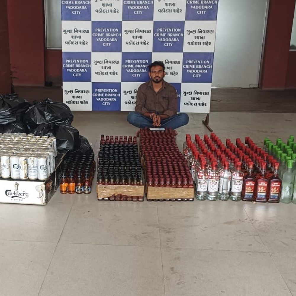 વાઘોડિયા રોડ પરથી વિદેશી દારૂના જથ્થા સાથે એક ઝડપાયો:વોટ્સએપથી રેકેટ ચલાવતો, 11.16 લાખનો મુદ્દામાલ જપ્ત, મુખ્ય સૂત્રધાર ફરાર