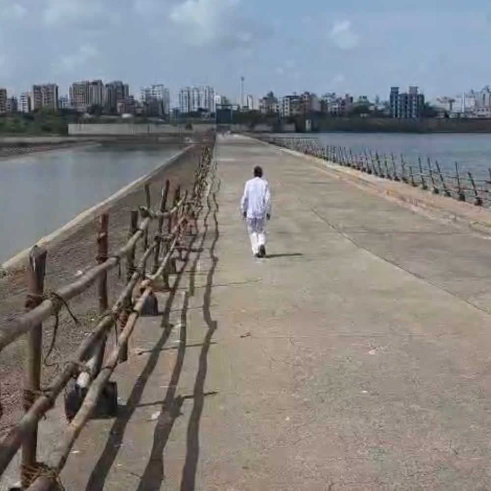 સુરતીઓ માટે રાહતના સમાચાર:રાંદેર વિયર-કમ-કોઝવે 69 દિવસ બાદ ફરી શરૂ થયો; સુરતીઓને 3-4 કિમીના લાંબા ફેરામાંથી મુક્તિ મળી