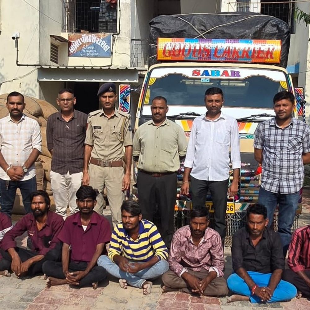 પોલીસે દેશી તમાકુના 4640 કિગ્રાના 160 કોથળા જપ્ત કર્યા:લાડોલમાંથી ₹5 લાખની તમાકુ ચોરીનો ભેદ ઉકેલાયો, સિહોરી અને આણંદ જિલ્લાના 7 આરોપીની ધરપકડ