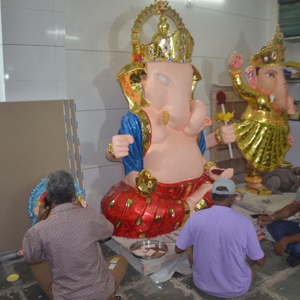 જામનગરમાં દગડુશેઠ ગણપતિ: સોનાના વરખ અને હીરાથી ભવ્ય શણગાર