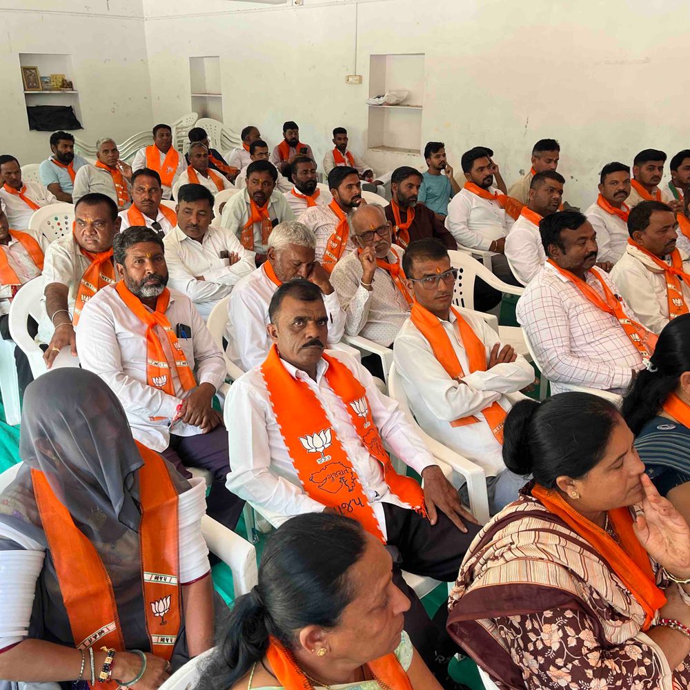 અમીરગઢમાં ભાજપ દ્વારા સેવા સંકલ્પ અભિયાન કાર્યશાળા યોજાઈ:PM મોદીના સેવાકાળના 25 વર્ષ નિમિત્તે 17 સપ્ટેમ્બરથી વિશેષ અભિયાન; ભાજપ કાર્યકર્તાઓને 13 કાર્યક્રમોનું માર્ગદર્શન અપાયું