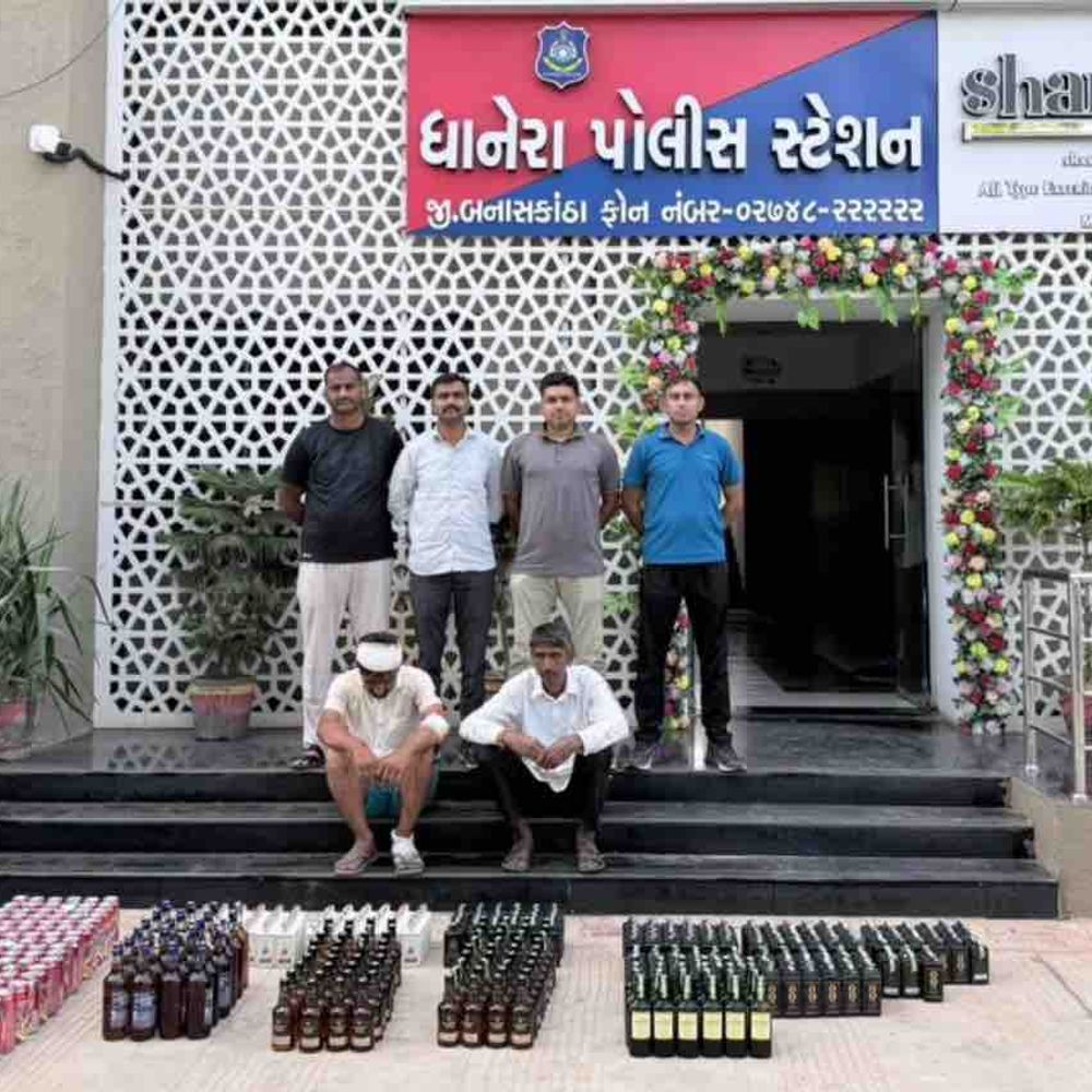 ધાનેરામાં બોલેરો કેમ્પરમાંથી દારૂની 718 બોટલ ઝડપાઈ:બે આરોપી પકડાયા, 5.85 લાખનો મુદ્દામાલ જપ્ત કરાયો