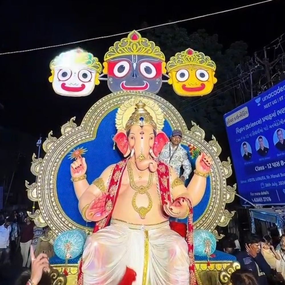 ગોધરામાં ગણપતિ બાપ્પાની આગમન યાત્રા નીકળી:જય બાબારી, ચાચર ચોક સહિત અનેક મંડળોની યાત્રામાં મોટી સંખ્યામાં ભક્તો જોડાયા