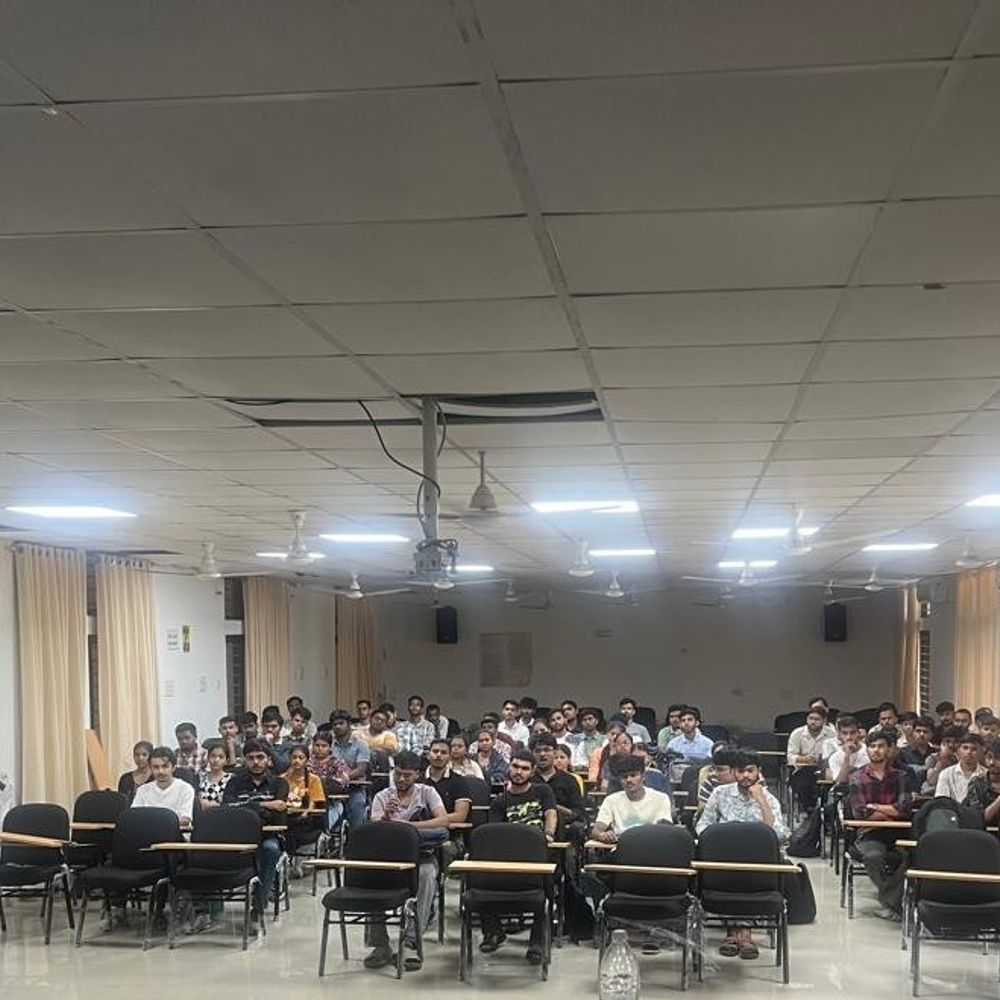 વલસાડ કોલેજમાં એનર્જી ઓડિટીંગ પર વ્યાખ્યાન:મિકેનિકલ-ઇલેક્ટ્રિકલના વિદ્યાર્થીઓ માટે 'ઈન્ડસ્ટ્રીયલ એનર્જી ઓડિટીંગ એન્ડ એફિશિયન્સી પ્રેક્ટિસિસ' વિષય પર નિષ્ણાત વ્યાખ્યાન