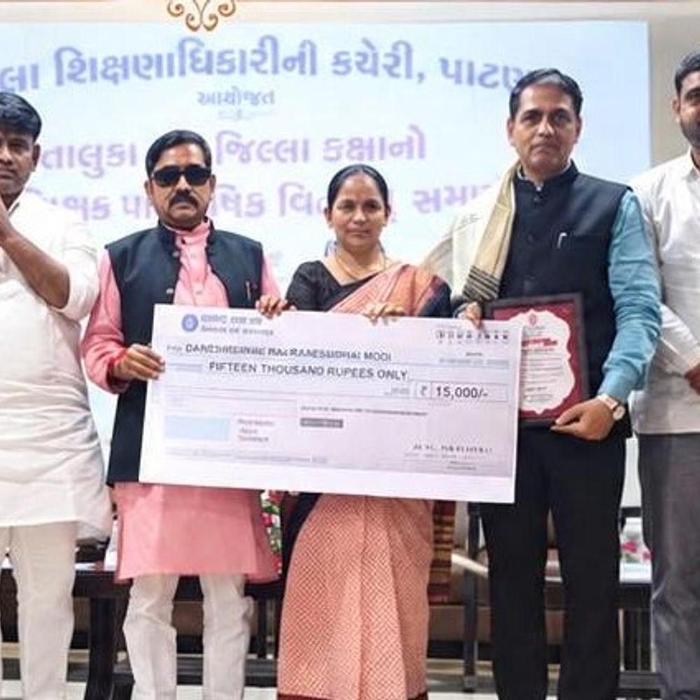 ડૉ. દાનેશ મોદીનું પાટણ જિલ્લાના શ્રેષ્ઠ શિક્ષક તરીકે સન્માન:પી.પી.જી. એક્સપેરિમેન્ટલ હાઇસ્કૂલના શિક્ષક, 25 વર્ષના યોગદાન બદલ 'શ્રેષ્ઠ શિક્ષક પારિતોષિક-2026' મળ્યું