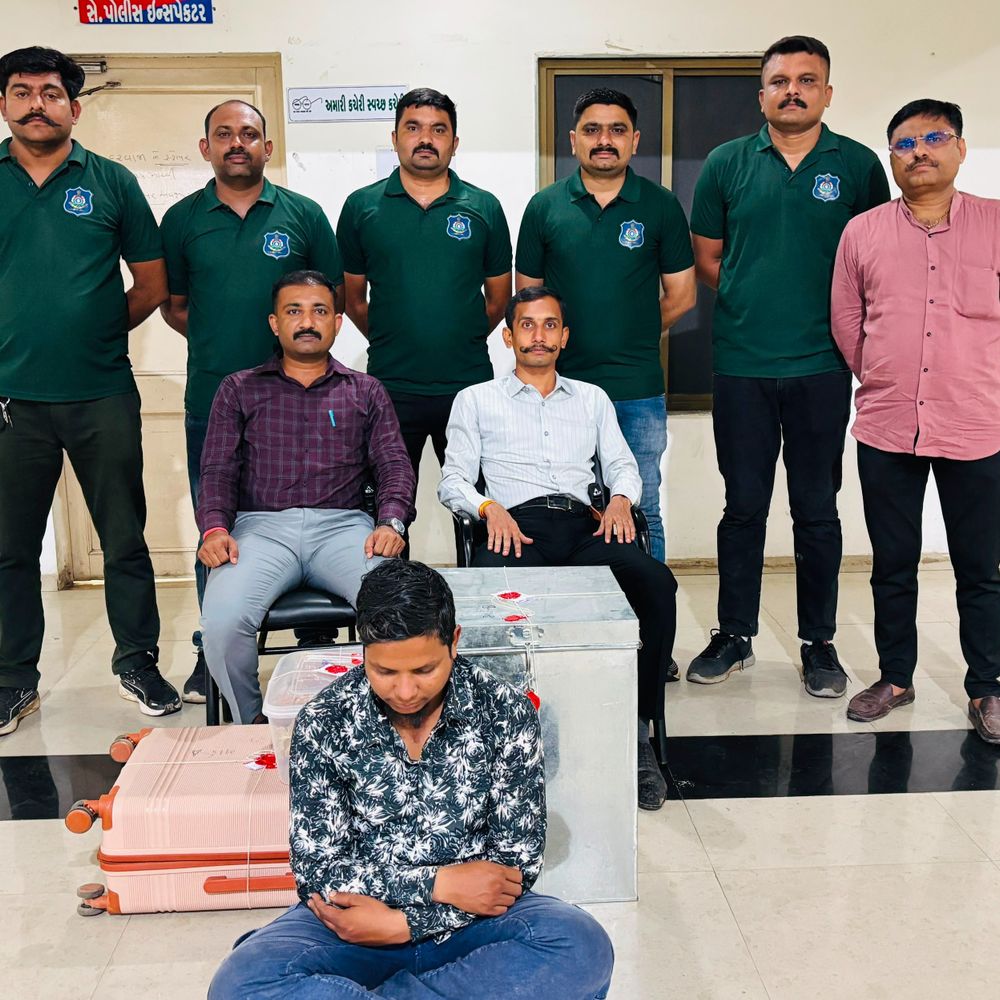 મિત્ર પાસે રૂપિયા માંગવા યુવકને ભારે પડયા:ઓરિસ્સાથી લઈ આવેલ ₹10 લાખના 20.220 કિલો ગાંજાના જથ્થા સાથે મહારાષ્ટ્રનો યુવક ઝડપાયો